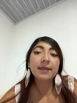 esteni online show from March 2025 01:47:02 AM