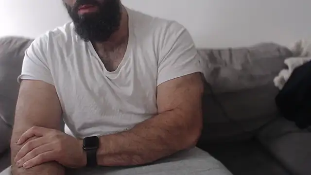 Snapshot of hugemachohandsome chatting on June 2026 05:21:02 AM hugemachohandsome online show from June 2026 05:21:02 AM