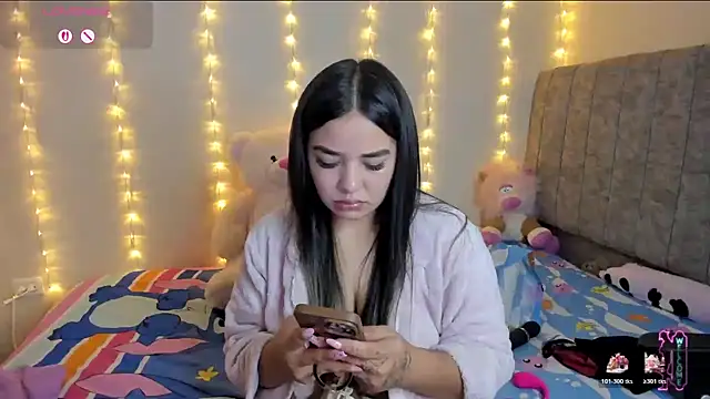 SaraCrow online show from April 2026 04:17:01 AM