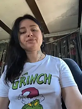 KikiXRed online show from June 2026 10:17:02 AM
