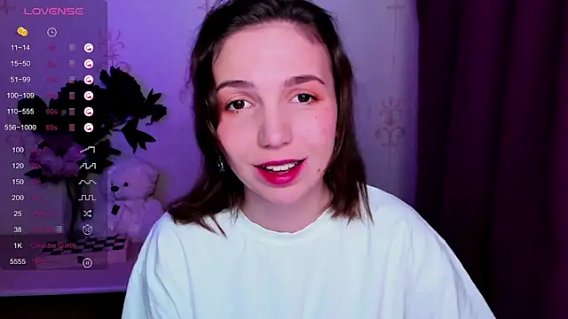 KindHazelHere  online show from April 2026 12:11:02 AM