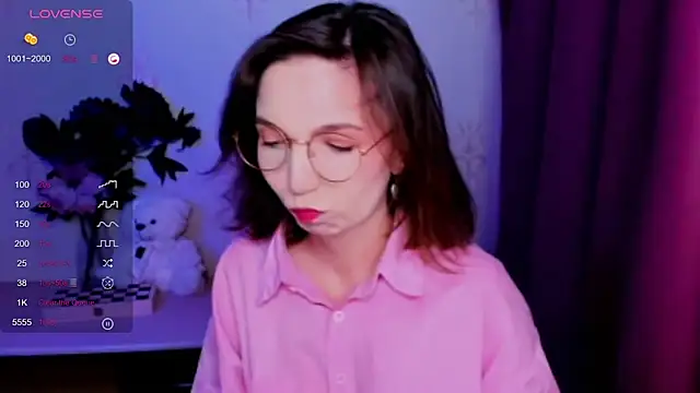 KindHazelHere  online show from April 2026 08:09:02 PM