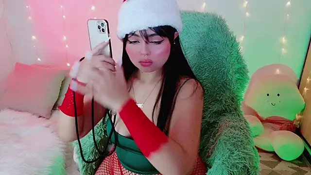 damn that booty online show from December 2024 06:05:01 PM