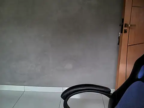 Snapshot of Gust027 chatting on April 2026 05:18:01 PM Gust027 online show from April 2026 05:18:01 PM