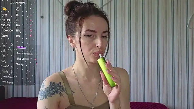 Snapshot of xx_adrihanna_xx chatting on June 2026 06:05:01 AM xx adrihanna xx online show from June 2026 06:05:01 AM