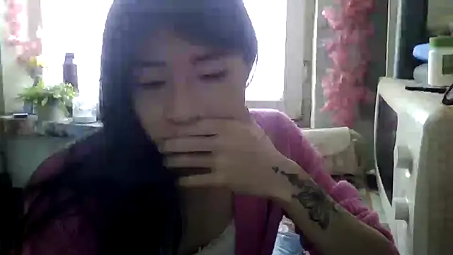 CarlyJoy online show from April 2026 10:52:02 AM