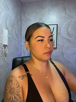 sexyyykloee online show from February 2026 06:01:02 AM