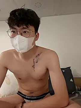 Gwencloudy online show from April 2026 04:21:02 AM