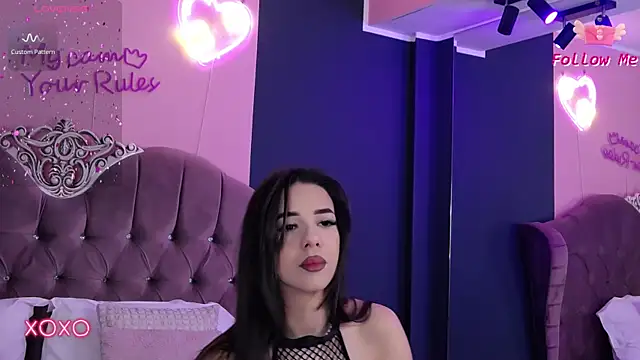 LaraKent online show from April 2026 07:32:01 PM