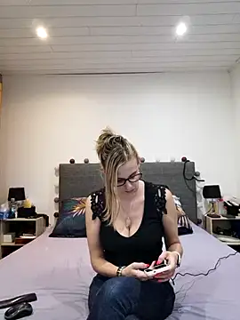 Madame Callie online show from June 2026 05:58:02 PM