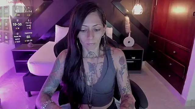 dark gotica online show from April 2026 07:04:01 PM