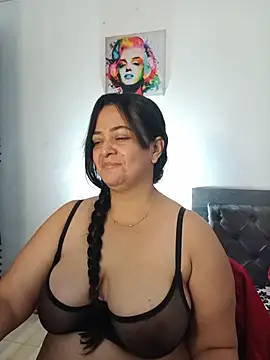 lucia vonne  online show from June 2026 09:32:02 PM