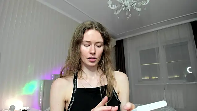 ooksiiii online show from February 2026 09:00:02 PM