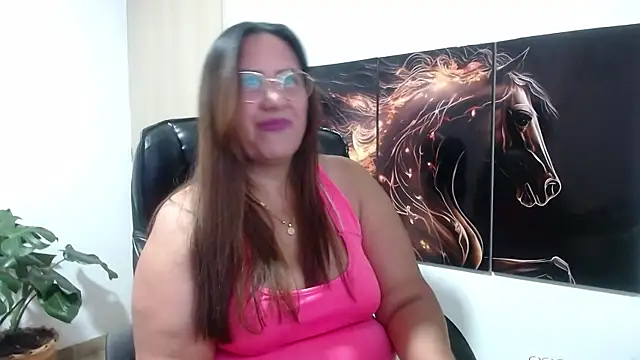 Snapshot of amalia_brunette chatting on June 2026 11:31:01 PM amalia brunette online show from June 2026 11:31:01 PM