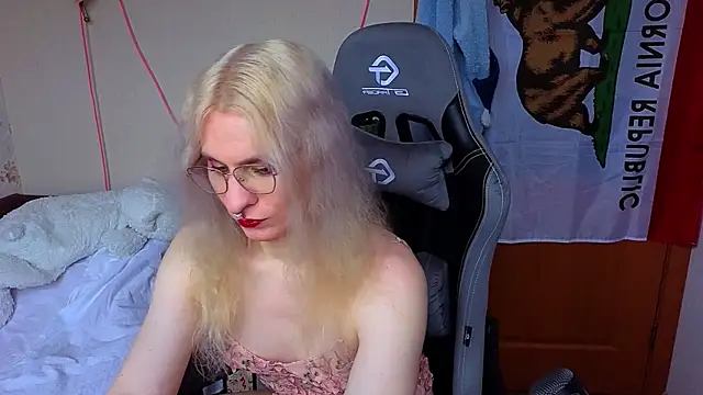 Lori Myaf online show from March 2026 01:48:02 PM