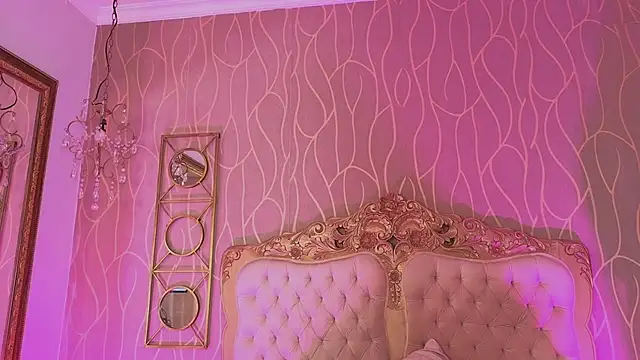 Snapshot of Shanelle__ chatting on June 2026 04:17:01 AM Shanelle online show from June 2026 04:17:01 AM