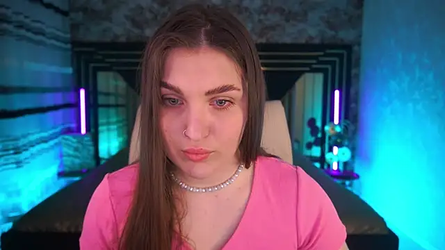 EmmyCharmm online show from July 2026 06:18:01 AM
