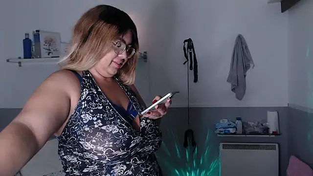 Latina BigBoobs online show from December 2025 09:42:01 PM