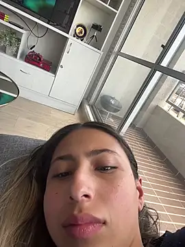 Ameellie online show from April 2026 04:37:02 PM