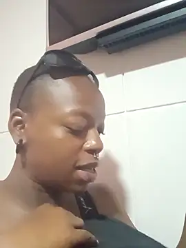 Coco Kiss online show from April 2026 06:27:01 PM