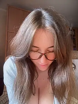 MommmyYummy online show from July 2026 12:48:02 PM