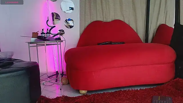 Snapshot of Natasha_Wilde_ chatting on June 2026 11:47:02 PM Natasha Wilde online show from June 2026 11:47:02 PM