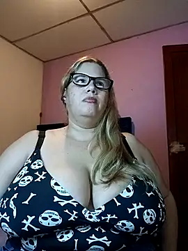 EllisW8 online show from April 2026 10:58:02 PM