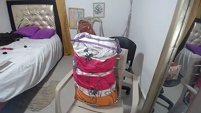 momyhotxx online show from January 2025 02:09:01 AM