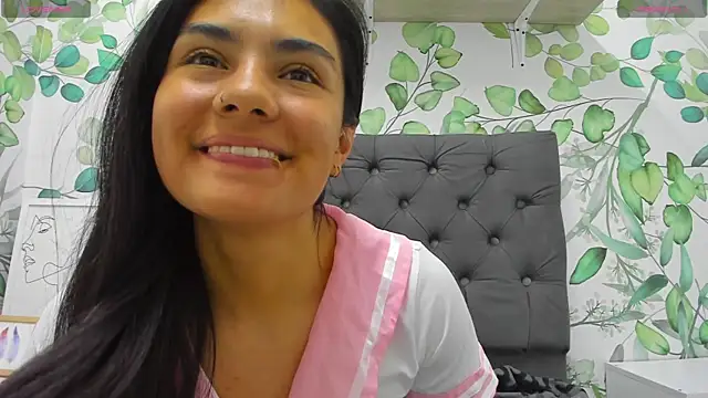 atilanadiaz7 online show from February 2025 06:45:02 PM