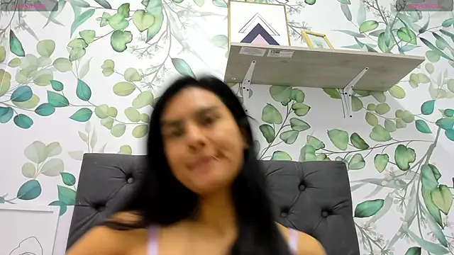 atilanadiaz7 online show from February 2025 02:32:01 PM