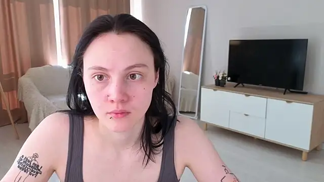 MaryCoopeer online show from May 2026 05:04:01 AM