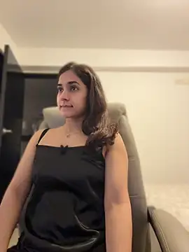 CuteeRose online show from April 2026 11:33:01 AM