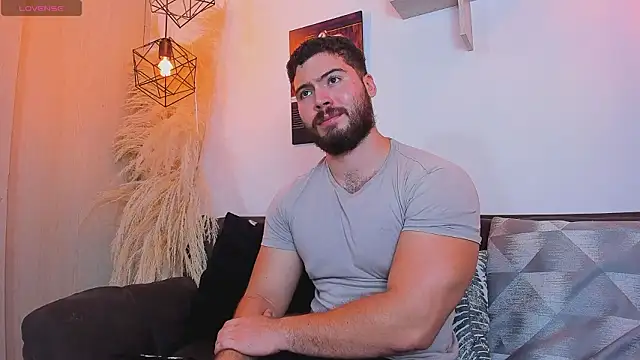 SebastianVilla  online show from March 2026 11:33:01 PM