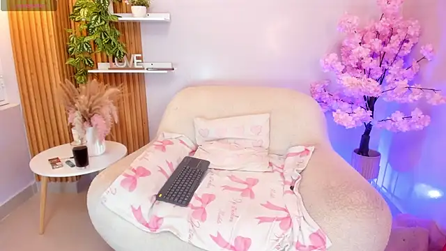 MrsFoucher online show from July 2026 11:15:01 PM