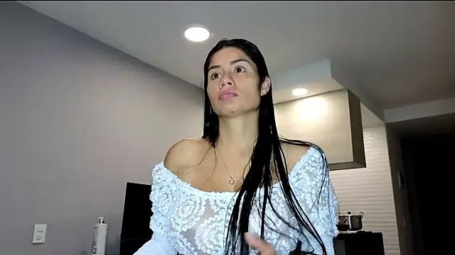 Snapshot of Alondra_fetish chatting on June 2026 01:19:02 AM Alondra fetish online show from June 2026 01:19:02 AM