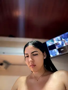 MarianaBenz online show from June 2026 12:38:02 AM