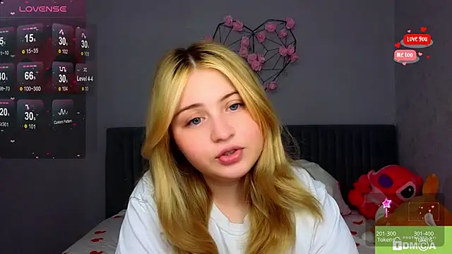 shy blondiee online show from December 2024 11:40:02 PM