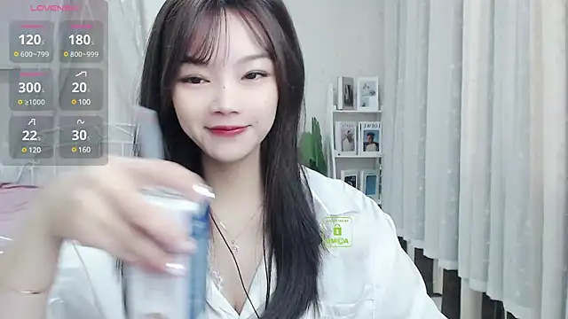 Snapshot of Jenny-Z chatting on February 2025 02:07:02 AM Jenny-Z online show from February 2025 02:07:02 AM