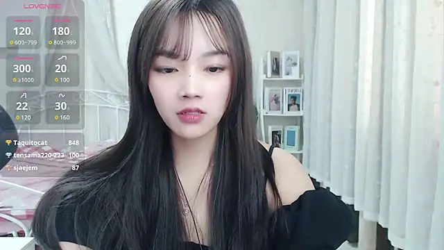 Snapshot of Jenny-Z chatting on March 2025 05:28:01 AM Jenny-Z online show from March 2025 05:28:01 AM