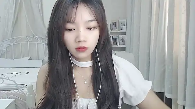 Snapshot of Jenny-Z chatting on December 2025 02:20:02 AM Jenny-Z online show from December 2025 02:20:02 AM