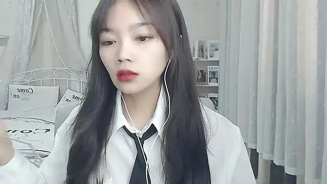 Snapshot of Jenny-Z chatting on January 2026 02:06:02 AM Jenny-Z online show from January 2026 02:06:02 AM