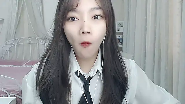 Snapshot of Jenny-Z chatting on February 2026 02:04:01 AM Jenny-Z online show from February 2026 02:04:01 AM