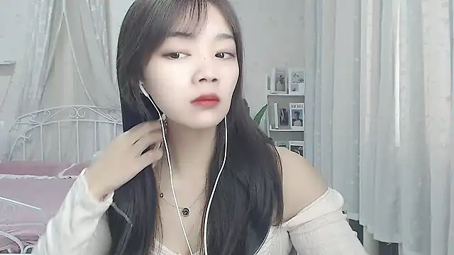 Snapshot of Jenny-Z chatting on February 2026 02:04:02 AM Jenny-Z online show from February 2026 02:04:02 AM