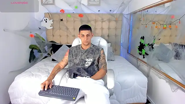 Alex cute77 online show from October 2025 12:08:02 PM