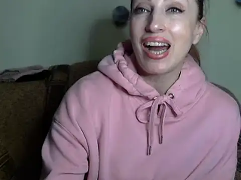 Jillian Pattie online show from December 2025 01:39:01 PM