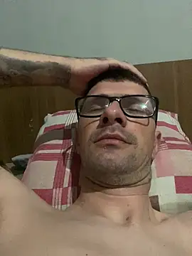 Juliano2289 online show from April 2026 09:37:02 PM