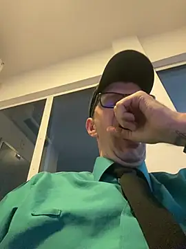 Juliano2289 online show from June 2026 05:46:01 PM