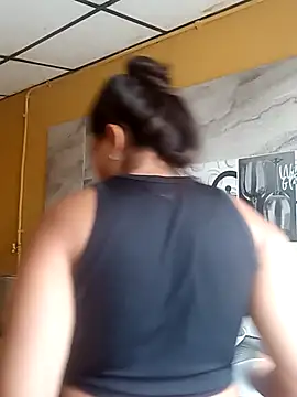 stefanie010 online show from February 2026 06:58:02 PM