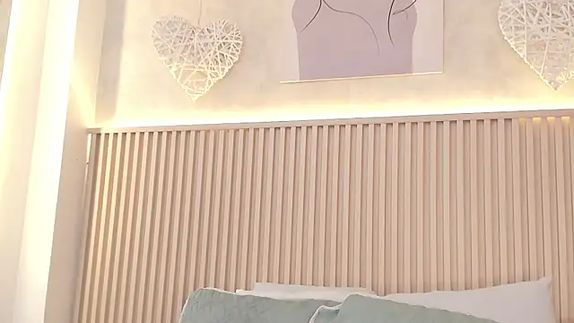 daiana curly online show from March 2026 08:05:02 PM