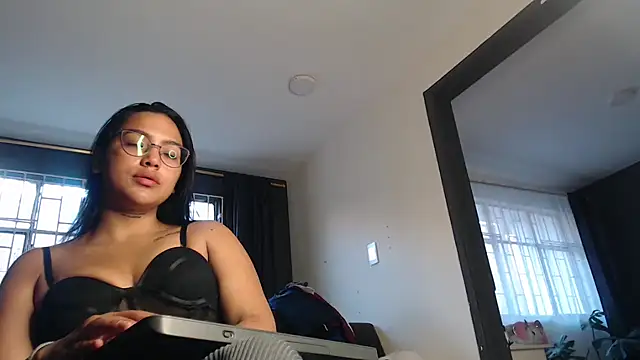 fairylatin222 online show from March 2026 10:48:01 PM